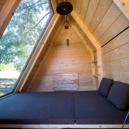 Сasa de vacaciones Romantic Tiny Getaway In The Woods Near Braganca, Portugal Bragança