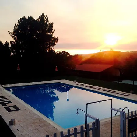 Сasa de vacaciones Romantic Tiny Getaway In The Woods Near Braganca, Portugal *